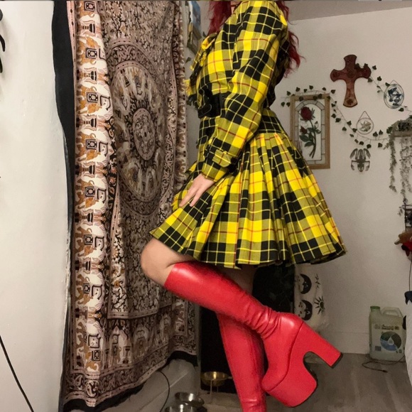 Jean Paul Gaultier 2004 Pleated Flared Trenchcoat/Dress - Picture 3 of 8